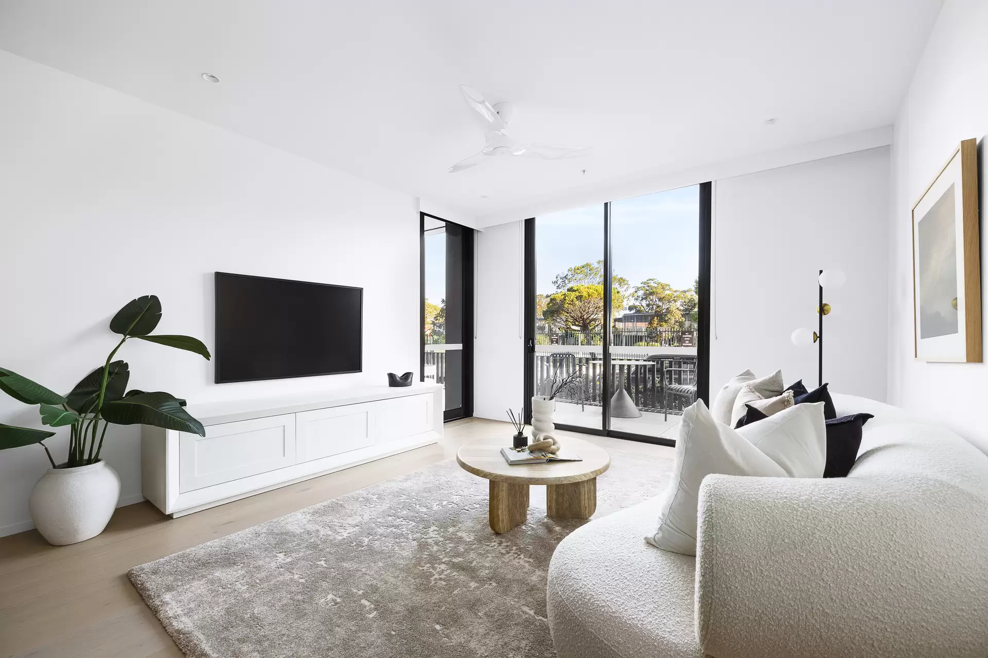 6/30 Young Street, Randwick Sold by Sydney Sotheby's International Realty - image 1