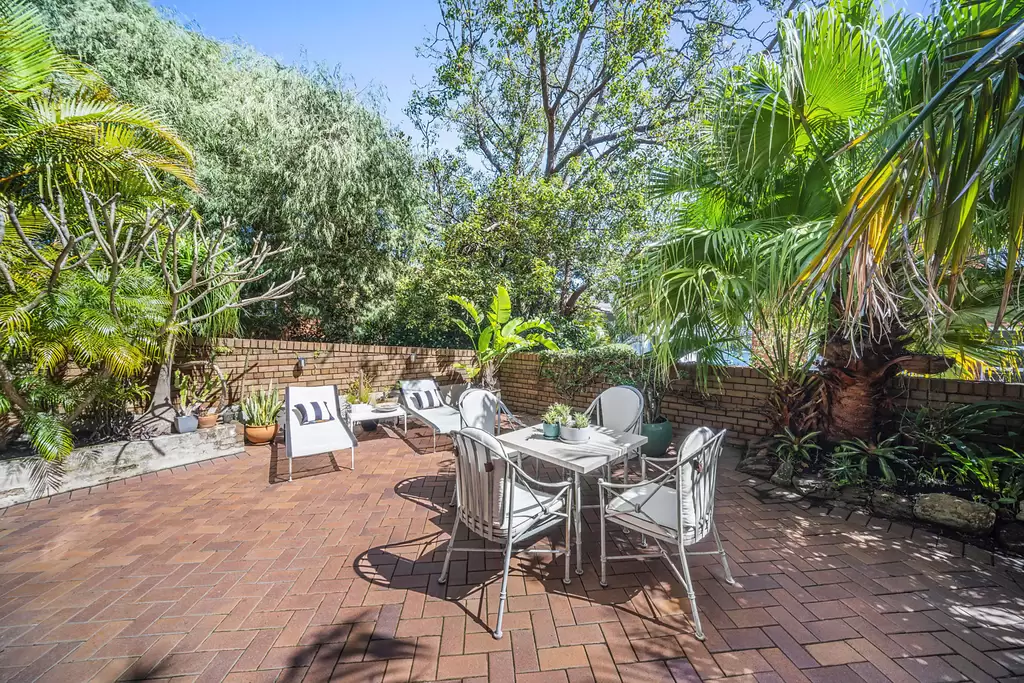 1/54 Darling Point Road, Darling Point Sold by Sydney Sotheby's International Realty
