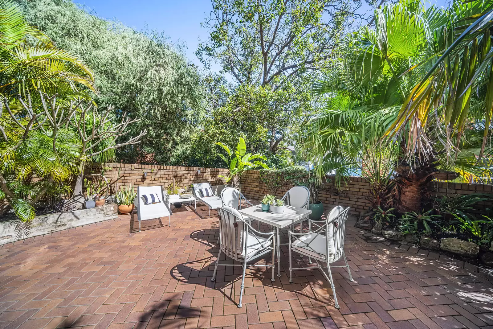 1/54 Darling Point Road, Darling Point Sold by Sydney Sotheby's International Realty - image 1