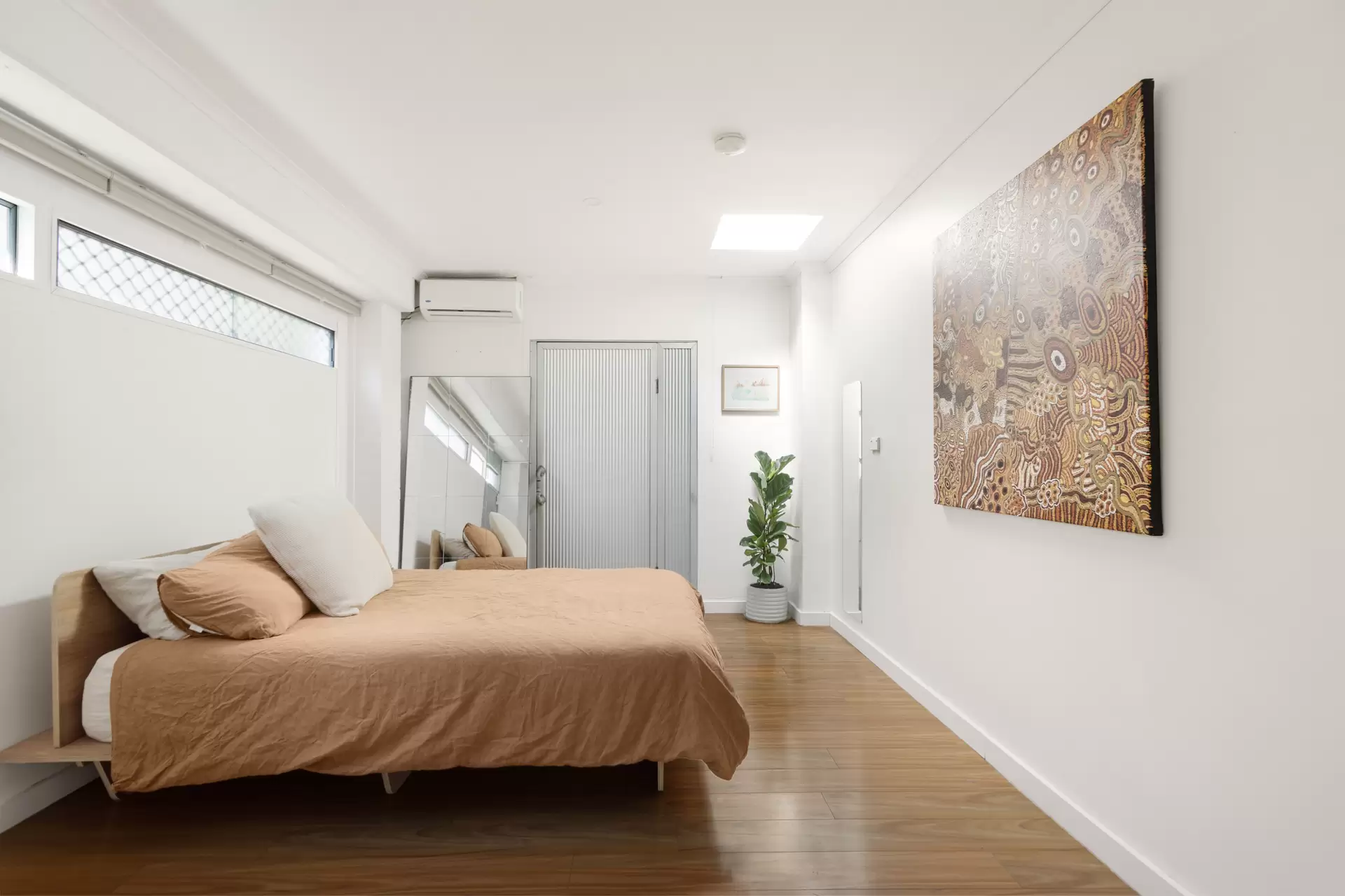 27 Phelps Street, Surry Hills Sold by Sydney Sotheby's International Realty - image 1
