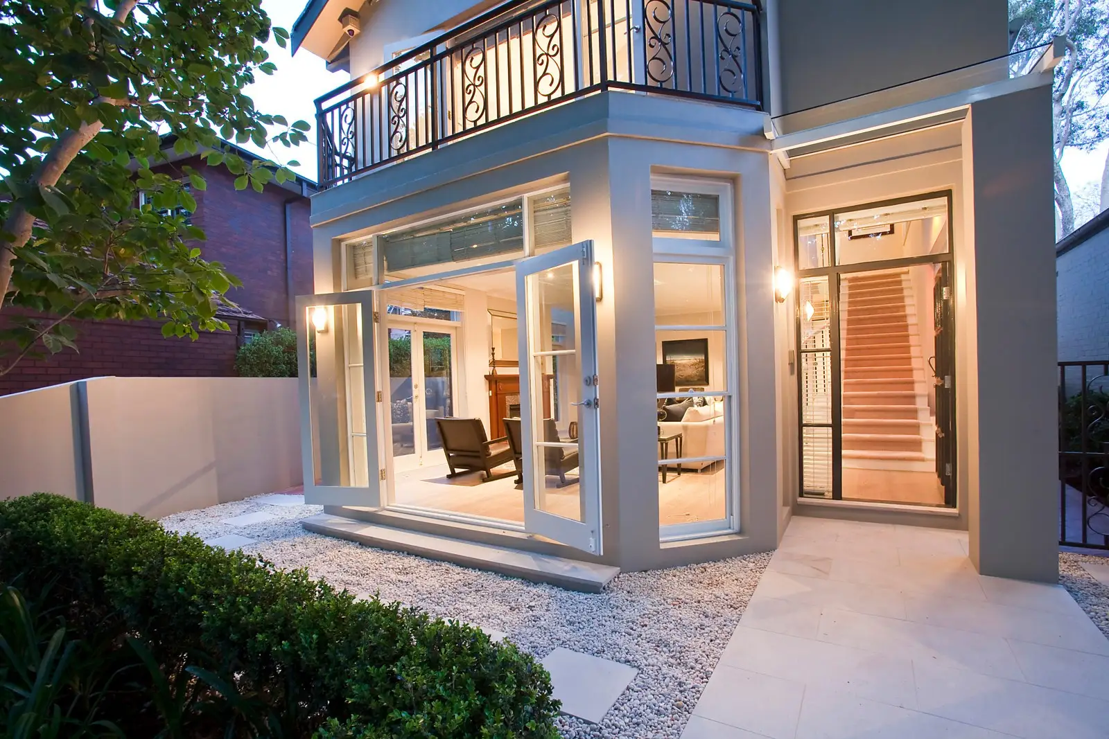 2 Epping Road, Double Bay Sold by Sydney Sotheby's International Realty - image 2