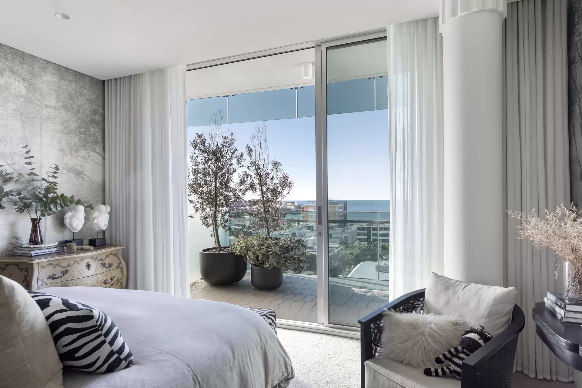701/63 Hall Street, Bondi Beach Sold by Sydney Sotheby's International Realty - image 1