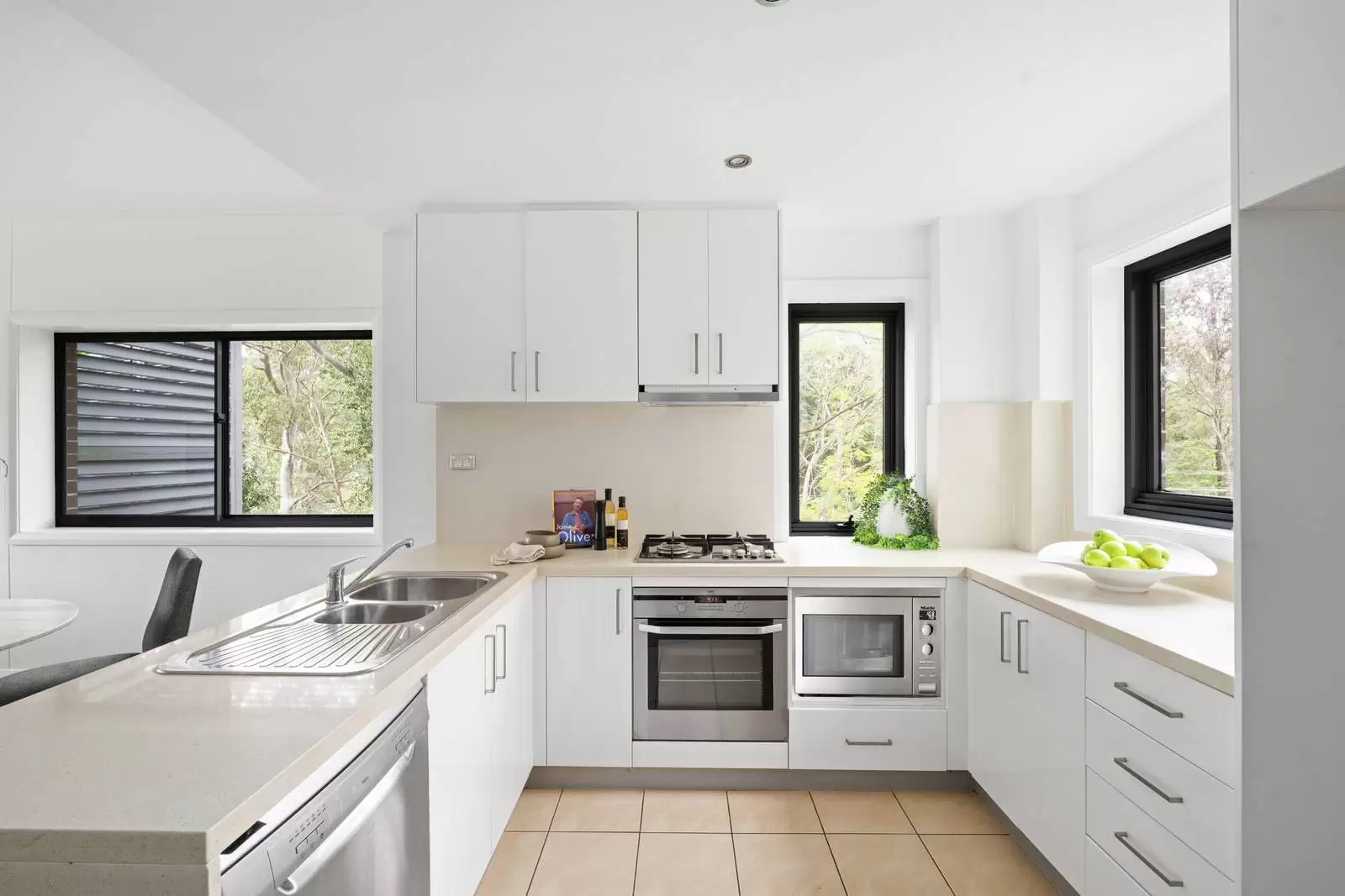 28/1-3 Eulbertie Avenue, Warrawee Sold by Sydney Sotheby's International Realty - image 3