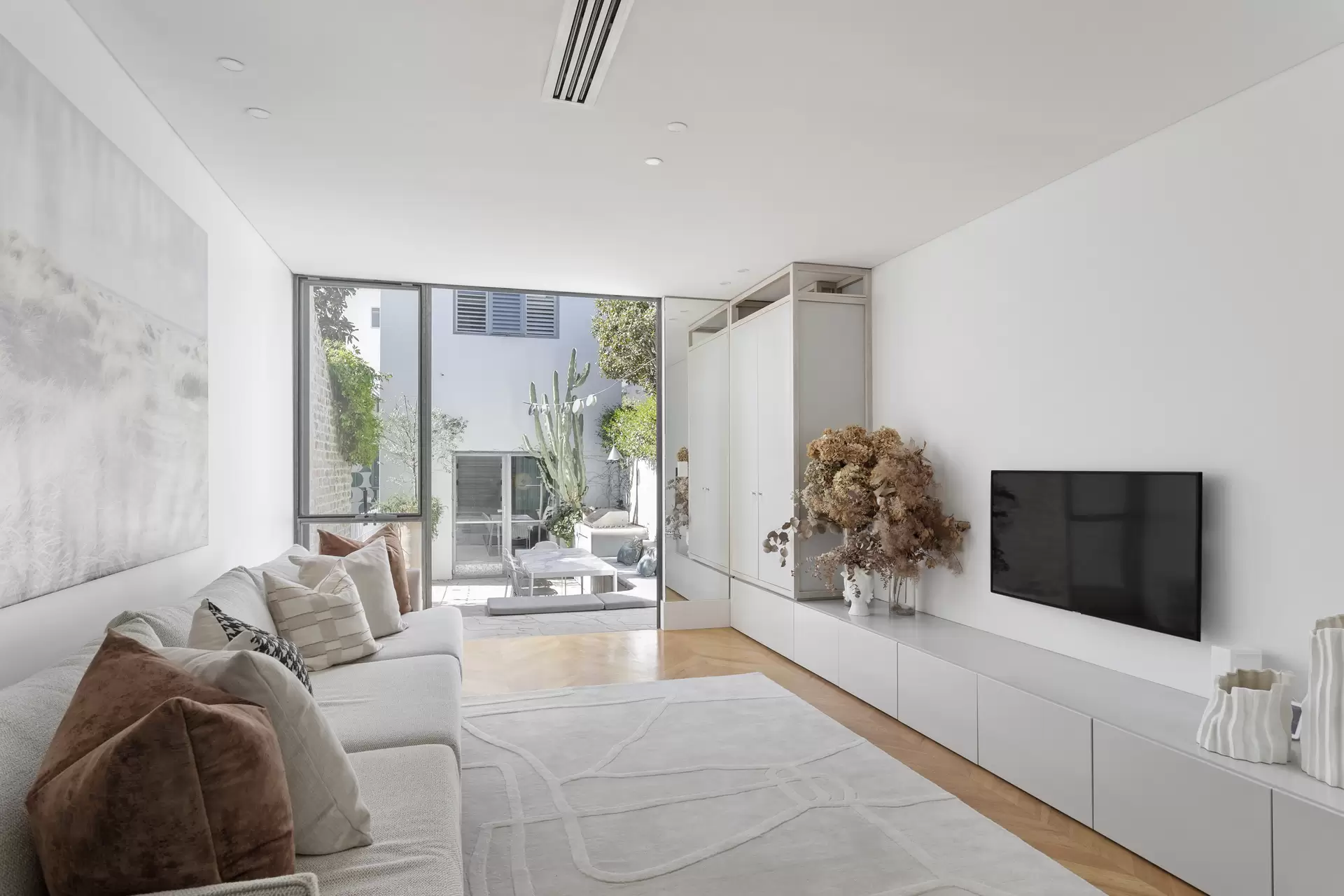 244 Moore Park Road, Paddington Sold by Sydney Sotheby's International Realty - image 1