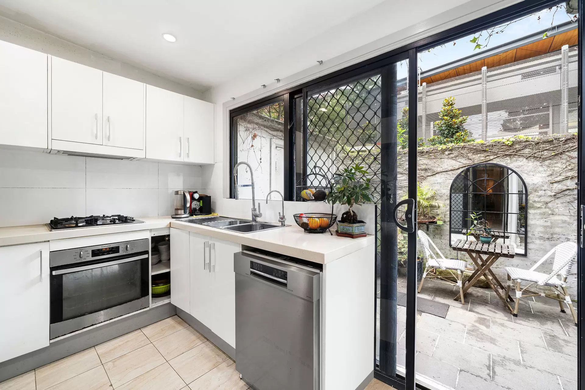 4 Woods Avenue, Woollahra For Sale by Sydney Sotheby's International Realty - image 4