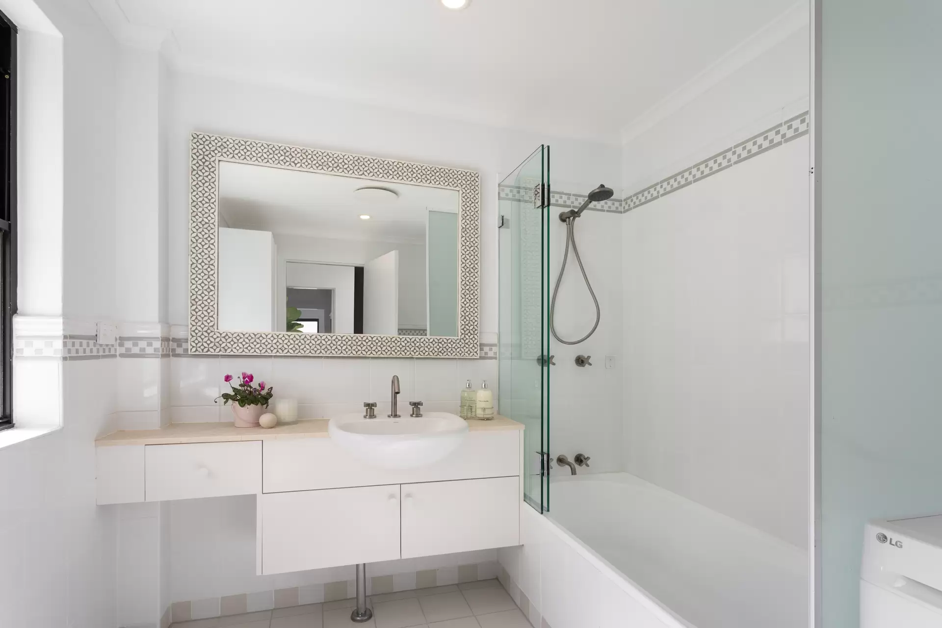 2/269 Riley Street (access Via Little Riley Street), Surry Hills Sold by Sydney Sotheby's International Realty - image 1
