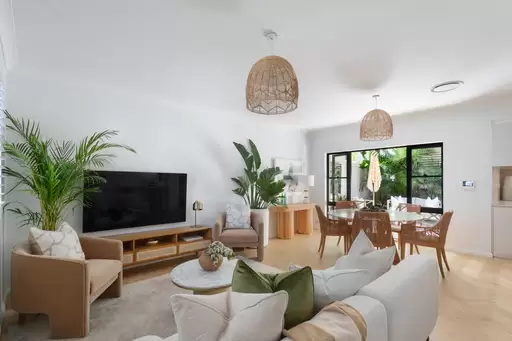2/269 Riley Street (access Via Little Riley Street), Surry Hills Sold by Sydney Sotheby's International Realty