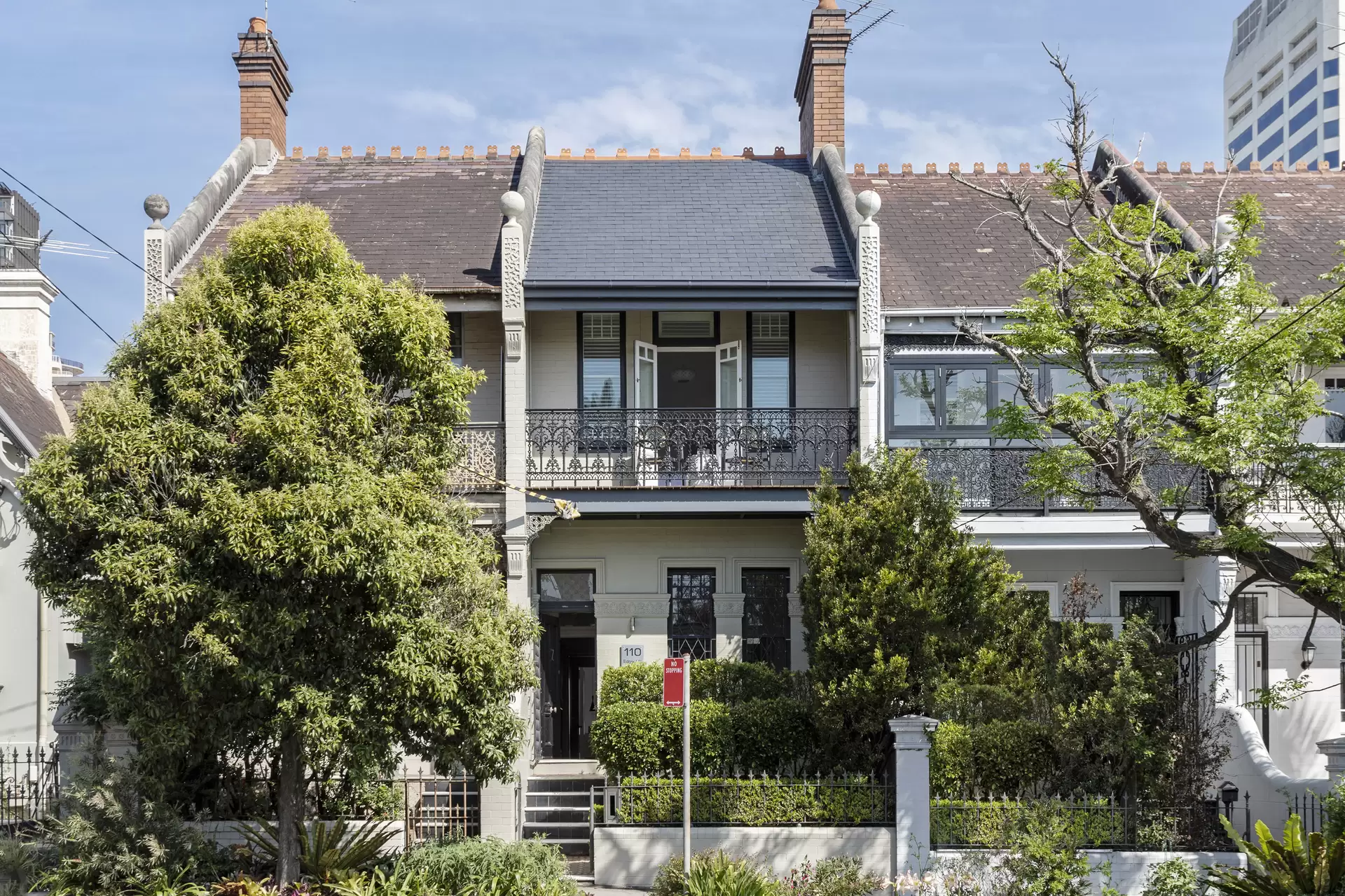 110 Edgecliff Road, Woollahra Sold by Sydney Sotheby's International Realty - image 1