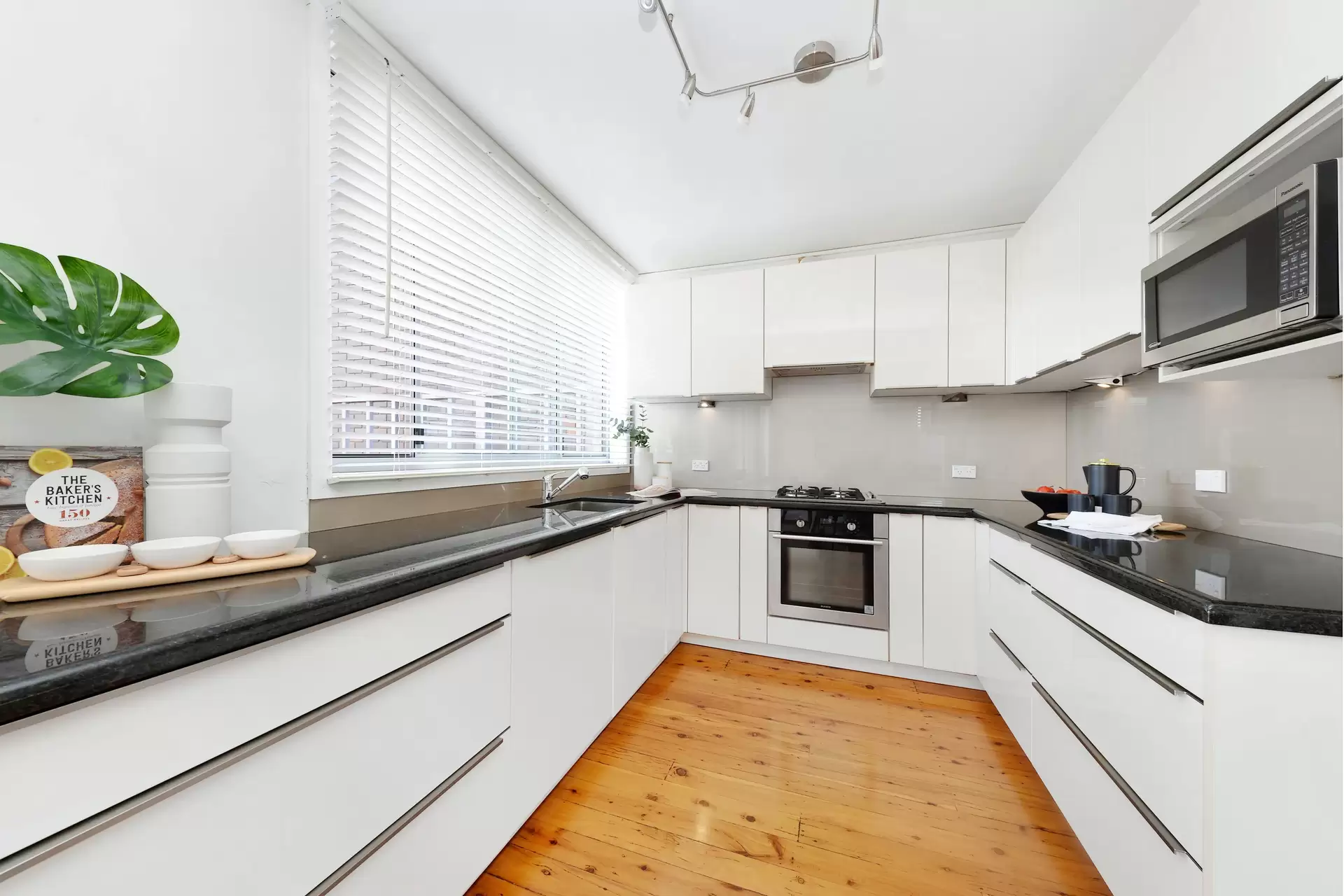 122  Broome Street, Maroubra Sold by Sydney Sotheby's International Realty - image 4