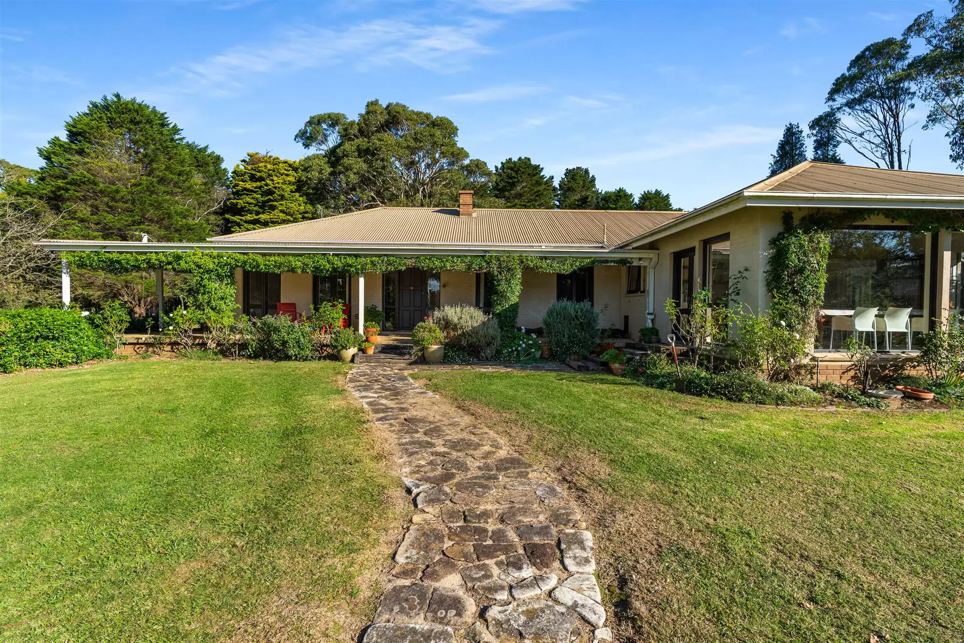271 Woodlands Road, Woodlands Sold by Sydney Sotheby's International Realty - image 3
