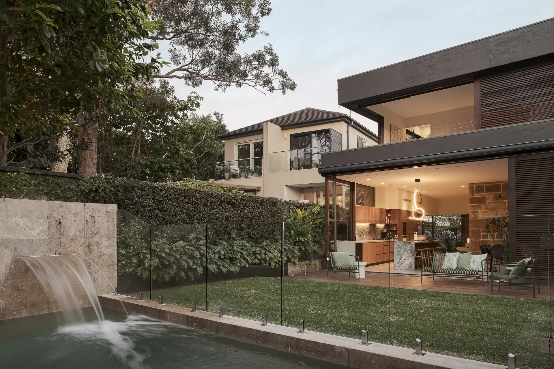 132 Wellington Street, Bondi Beach Sold by Sydney Sotheby's International Realty - image 3