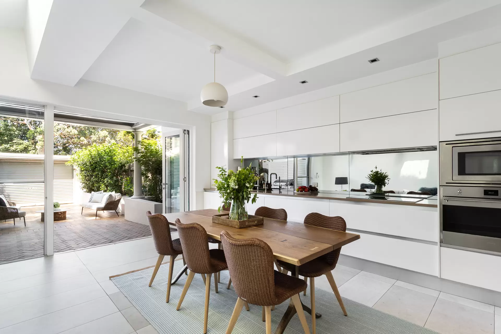 556 Bourke Street, Surry Hills Sold by Sydney Sotheby's International Realty - image 1