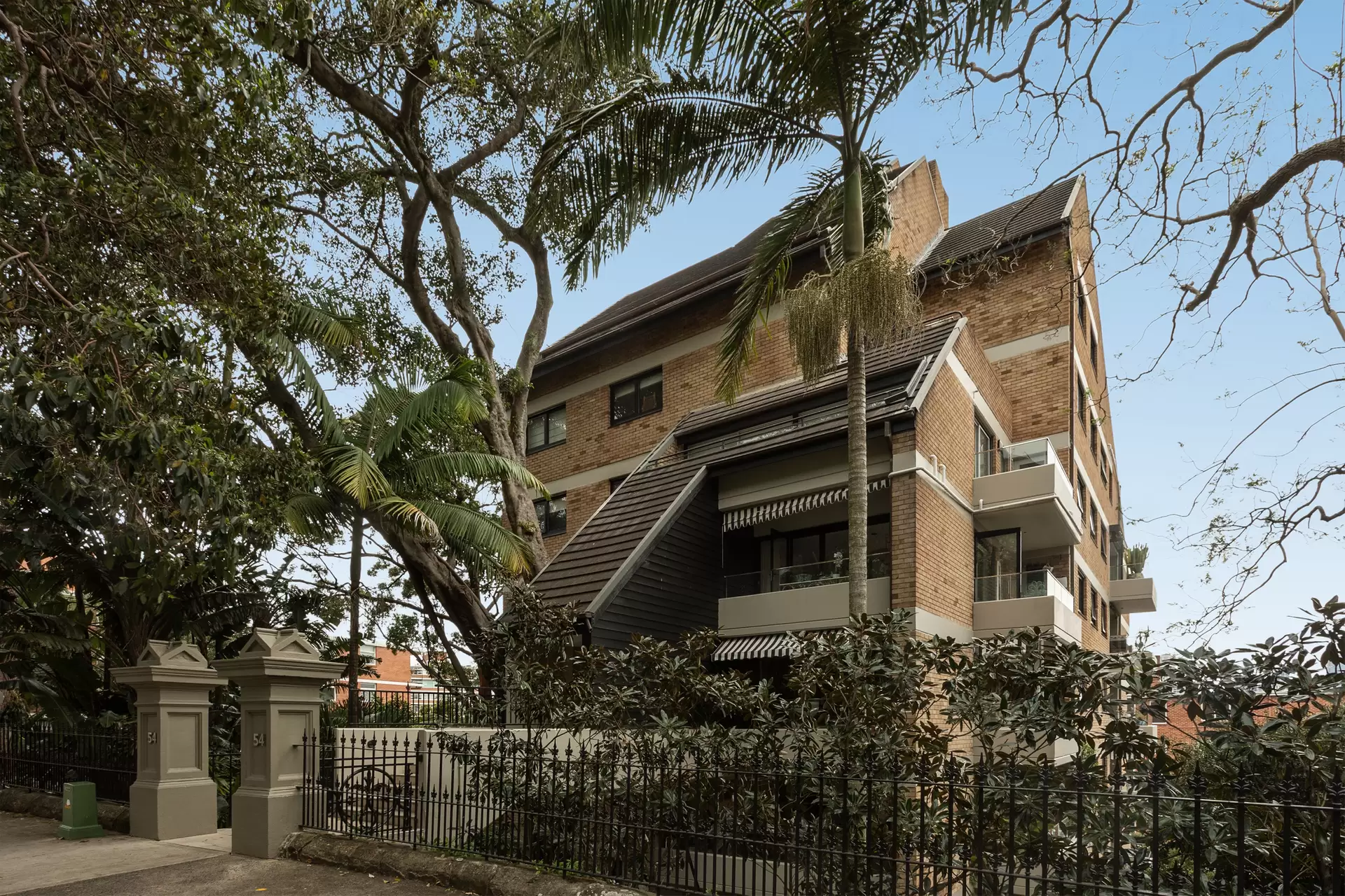 4/54 Darling Point Road, Darling Point Sold by Sydney Sotheby's International Realty - image 1