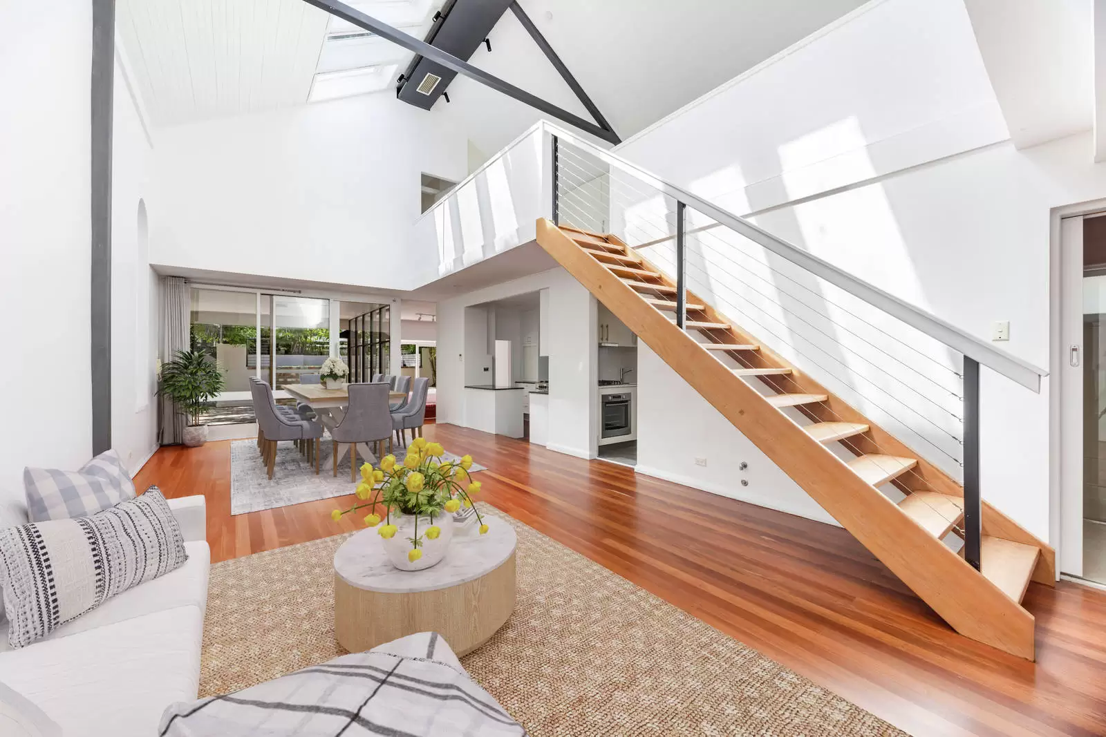 223 Old South Head Road, Bondi Leased by Sydney Sotheby's International Realty - image 3