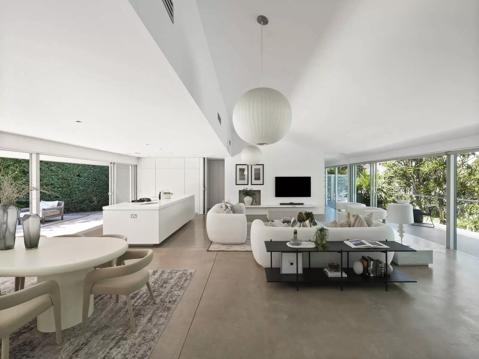1 Knight Place, Castlecrag Sold by Sydney Sotheby's International Realty - image 4