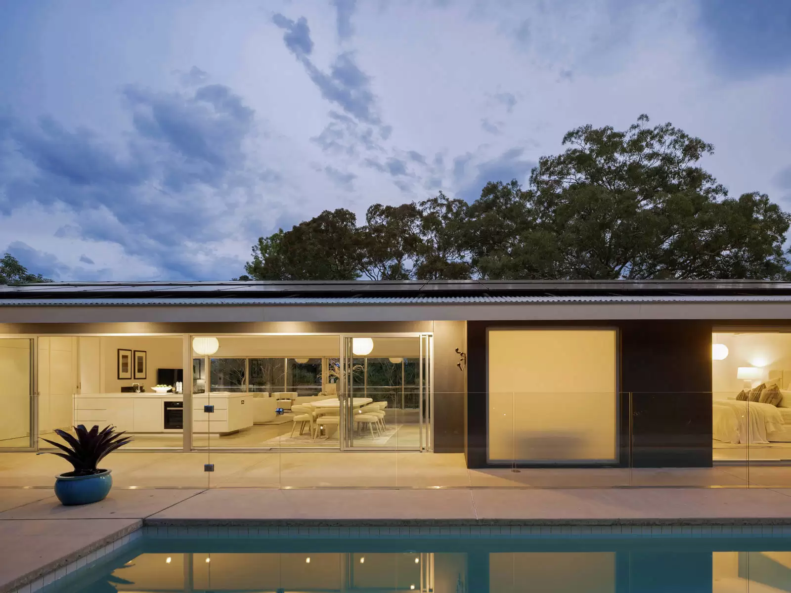 1 Knight Place, Castlecrag Sold by Sydney Sotheby's International Realty - image 2