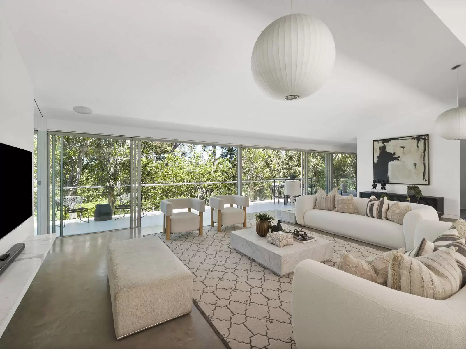 1 Knight Place, Castlecrag Sold by Sydney Sotheby's International Realty - image 3