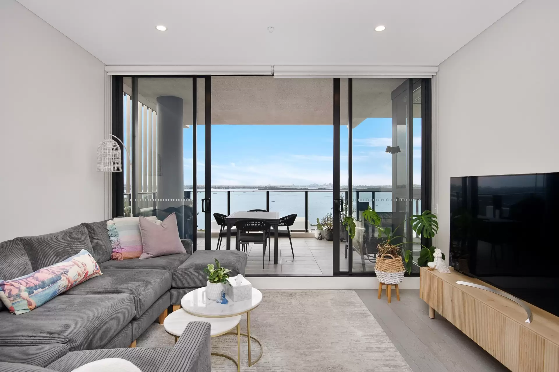 1005/4 Foreshore Boulevard, Woolooware Sold by Sydney Sotheby's International Realty - image 1