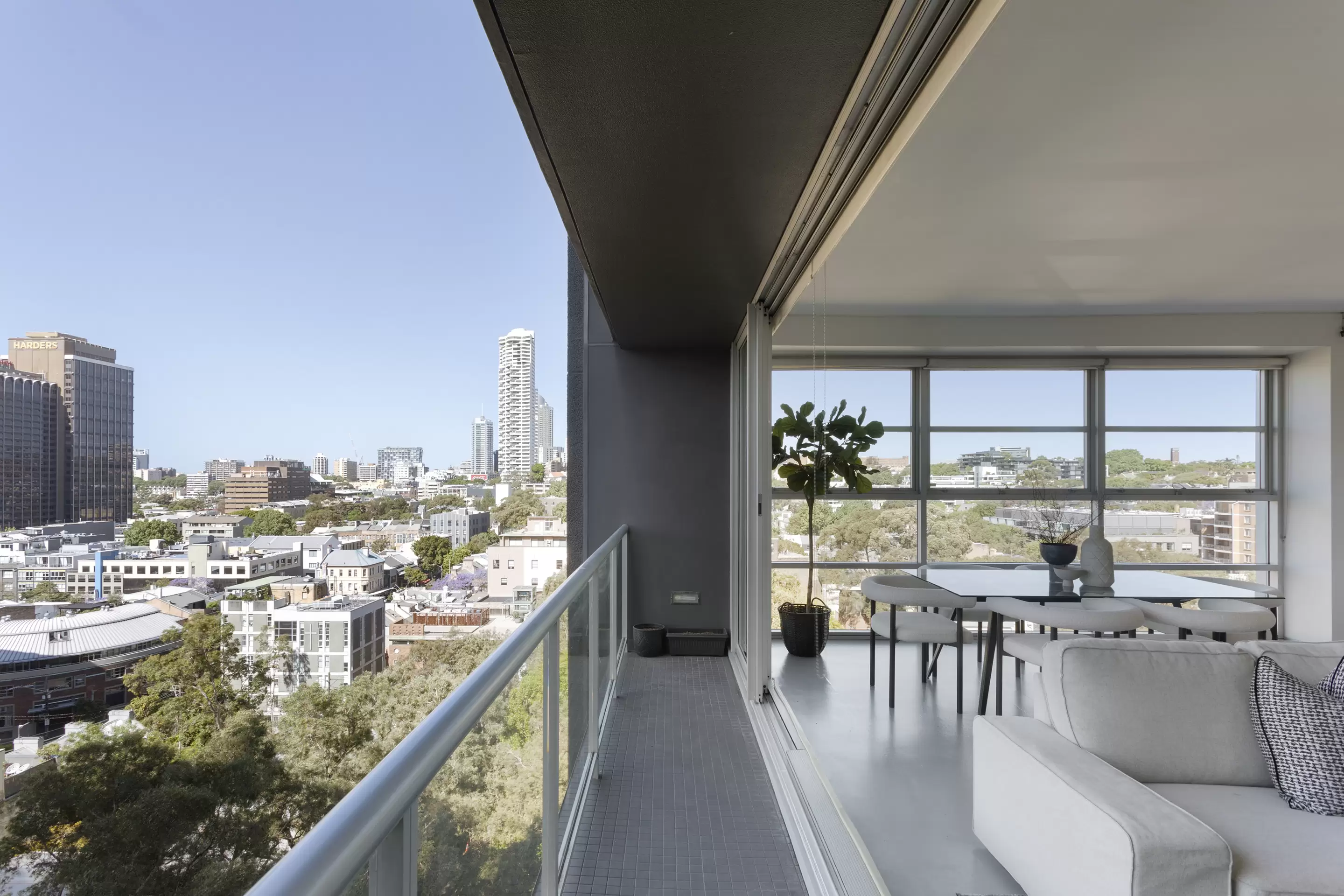 606/1-15 Francis Street, Darlinghurst Sold by Sydney Sotheby's International Realty - image 4