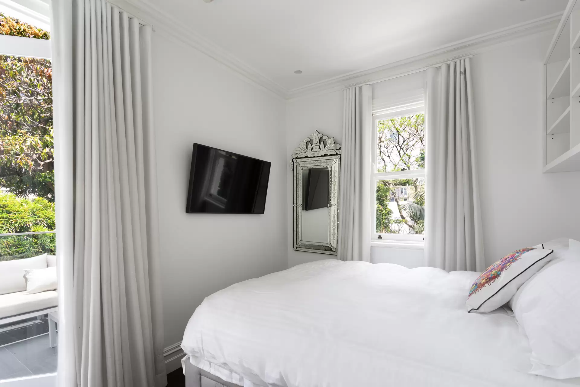 60 Liverpool Street, Paddington Sold by Sydney Sotheby's International Realty - image 1