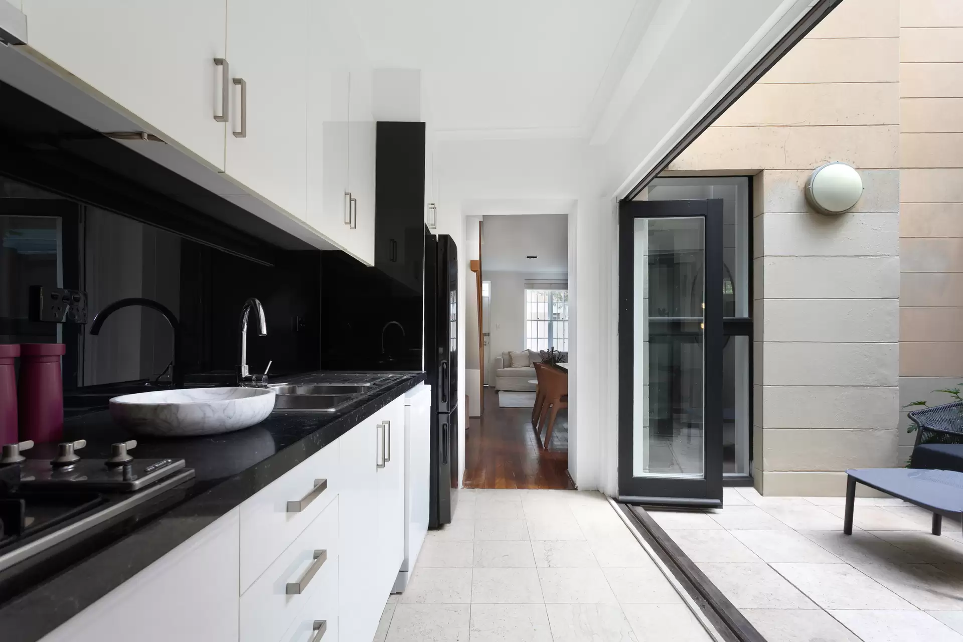 28 Denham Street, Surry Hills Sold by Sydney Sotheby's International Realty - image 1