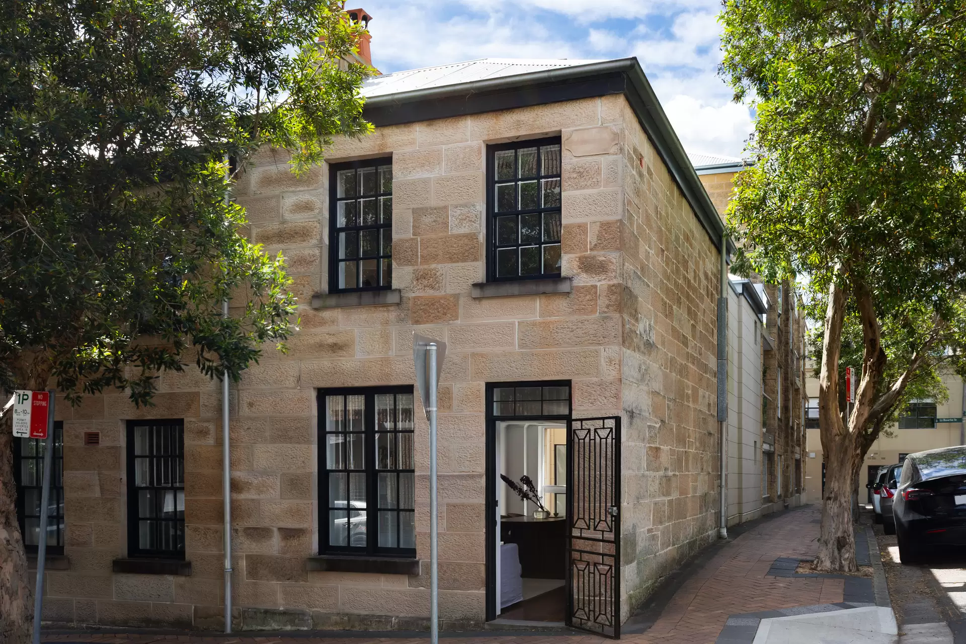 28 Denham Street, Surry Hills Sold by Sydney Sotheby's International Realty - image 1