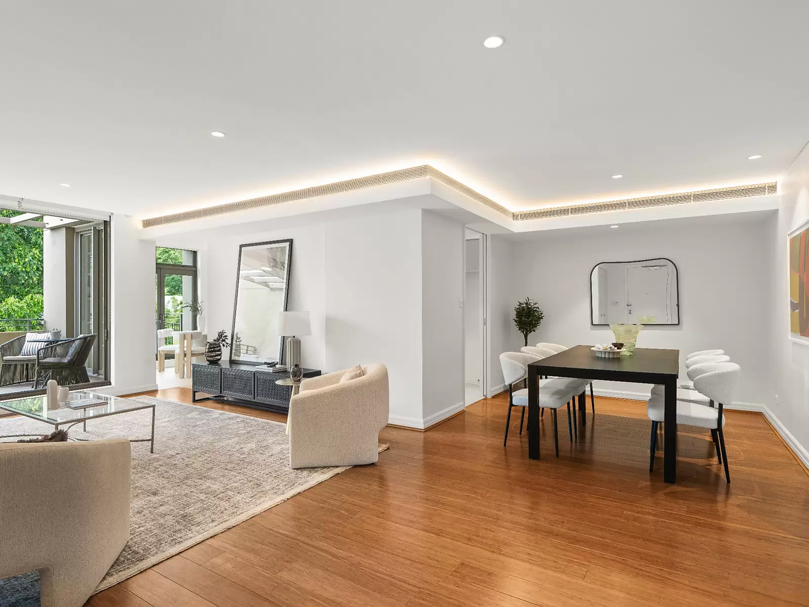 13/51 William Street, Double Bay Sold by Sydney Sotheby's International Realty - image 1