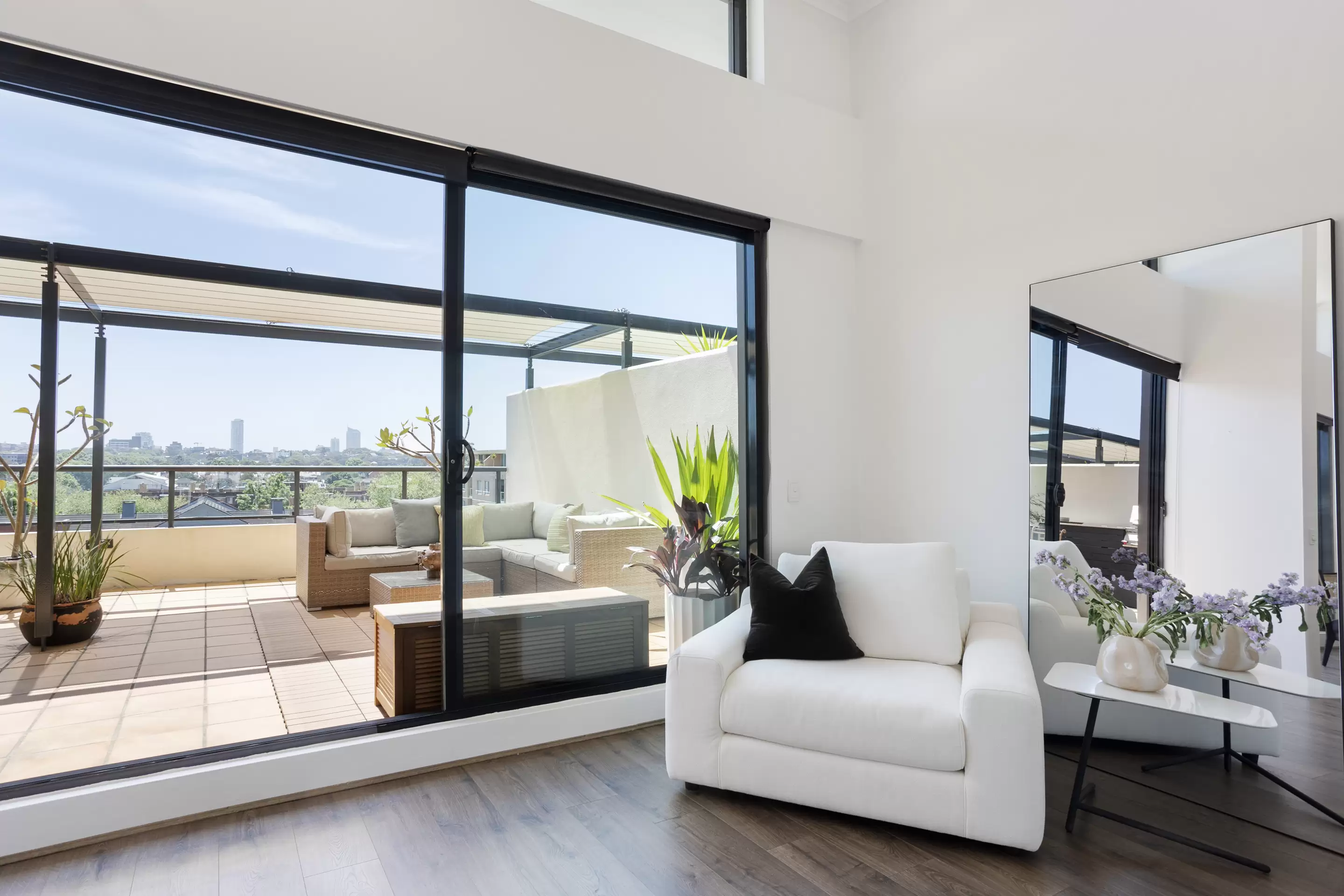 719/6-8 Crescent Street, Redfern Sold by Sydney Sotheby's International Realty - image 7