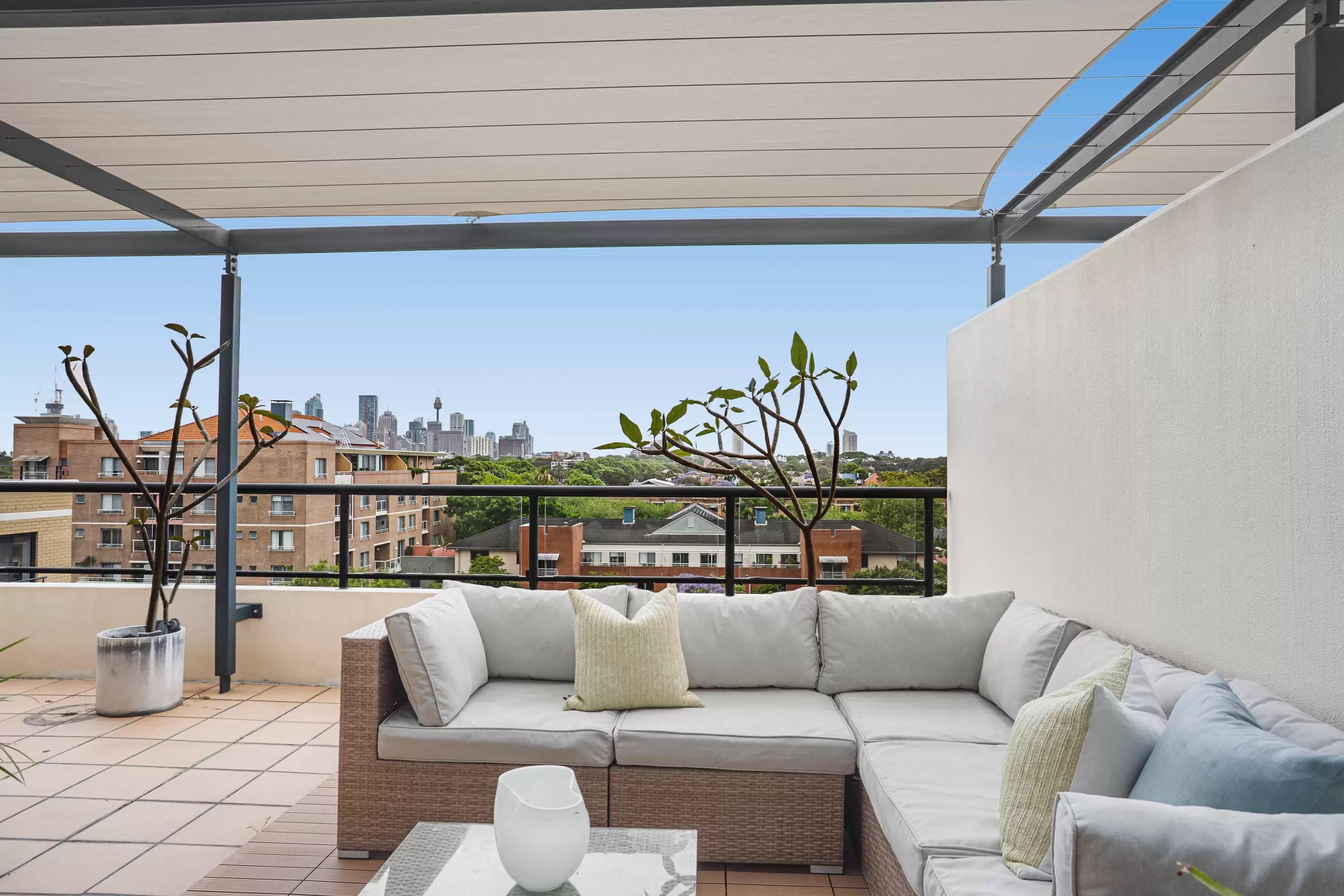 719/6-8 Crescent Street, Redfern Sold by Sydney Sotheby's International Realty - image 4