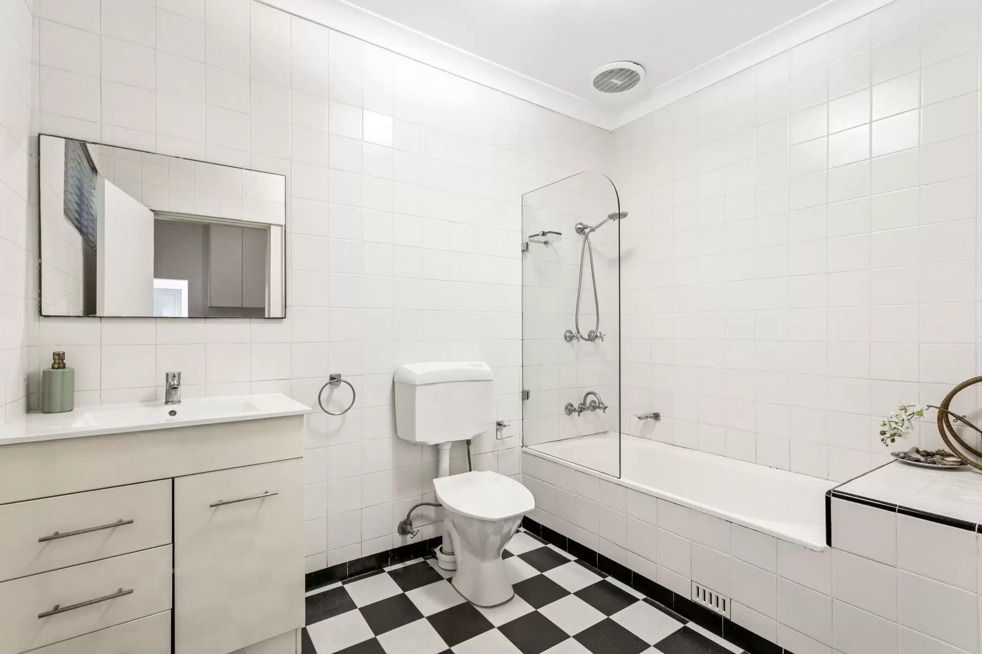 12/130-138 Avoca Street, Randwick Sold by Sydney Sotheby's International Realty - image 4