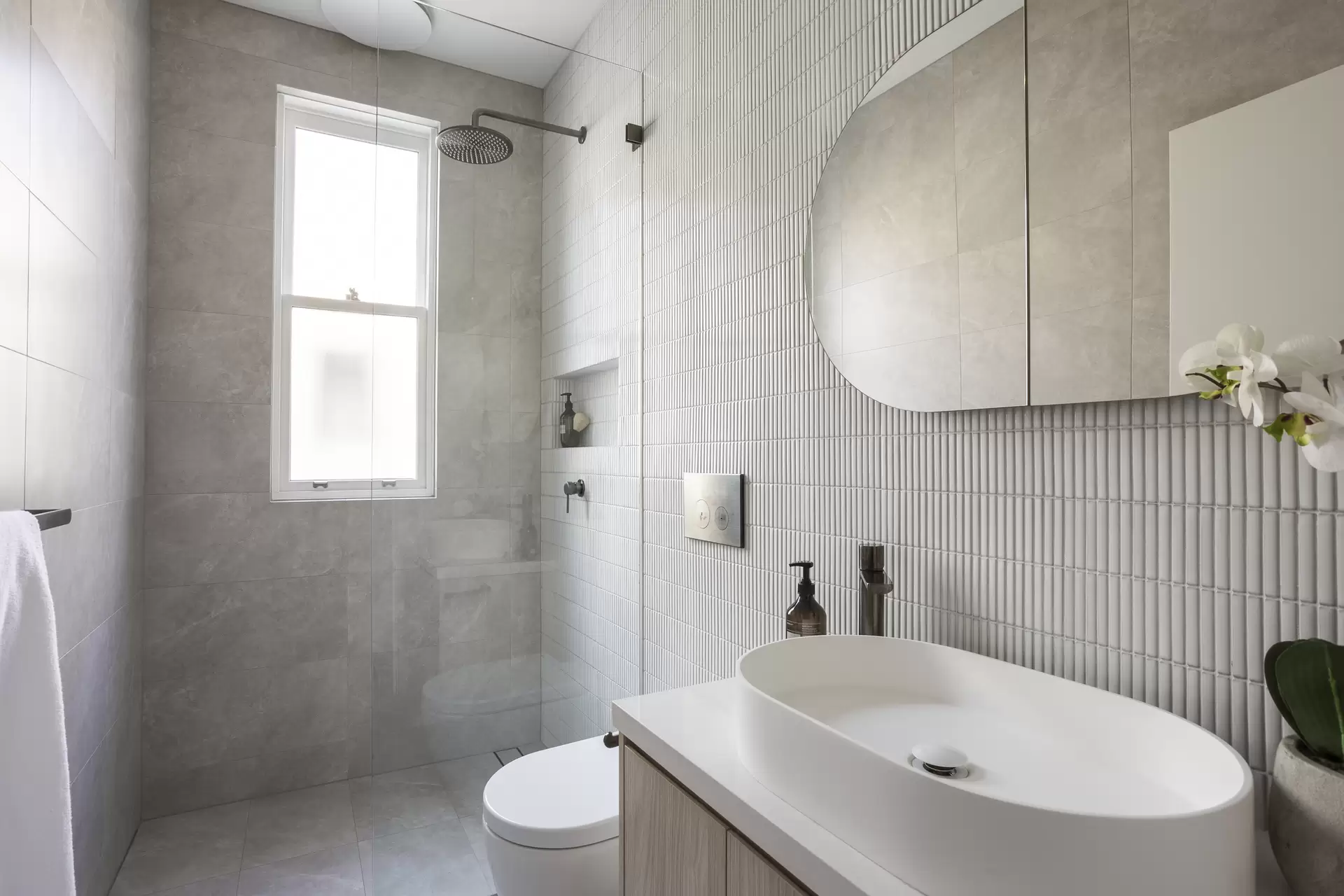 542 Cleveland Street, Surry Hills Sold by Sydney Sotheby's International Realty - image 1