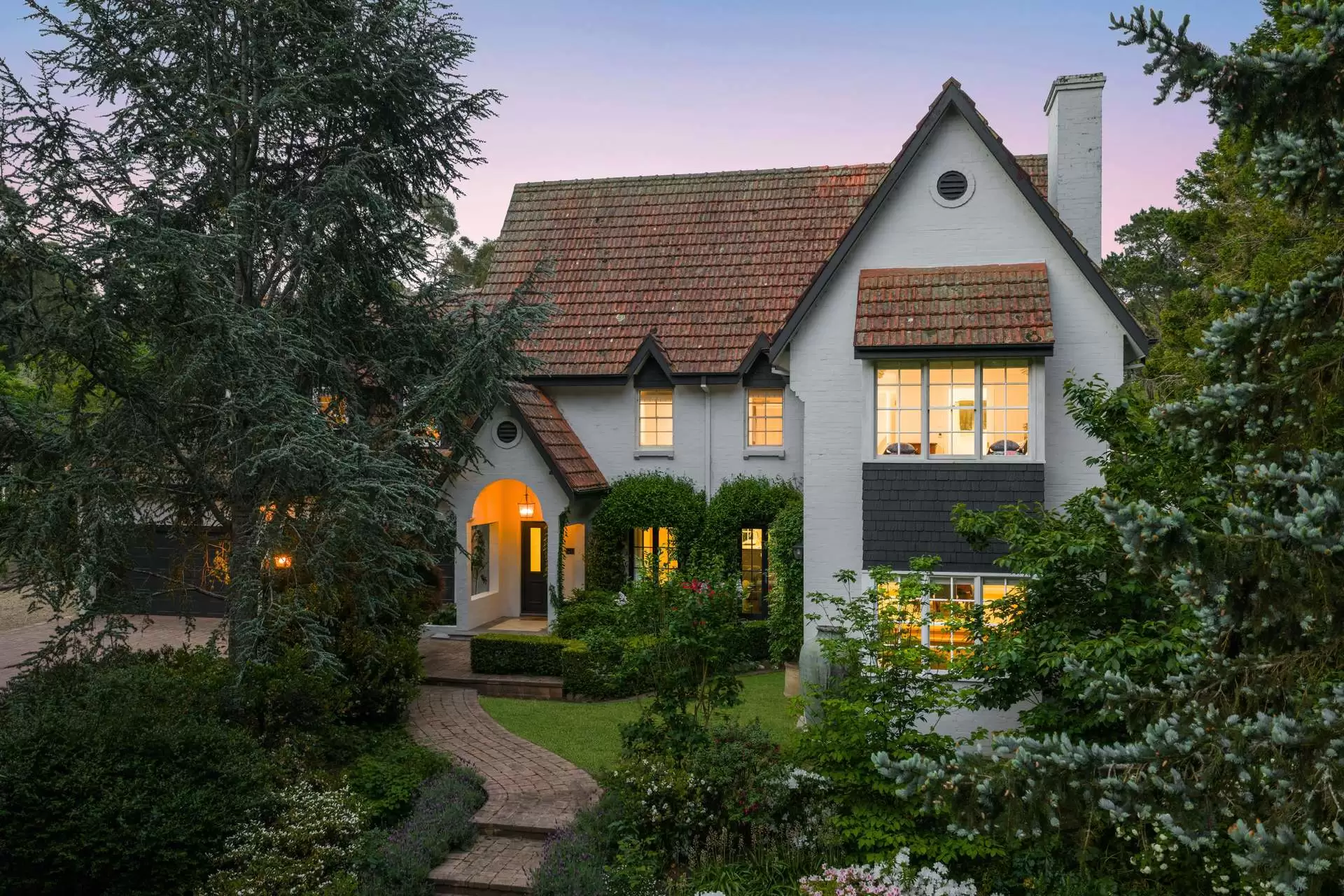 2 Greyleaves Avenue, Burradoo Sold by Sydney Sotheby's International Realty - image 2