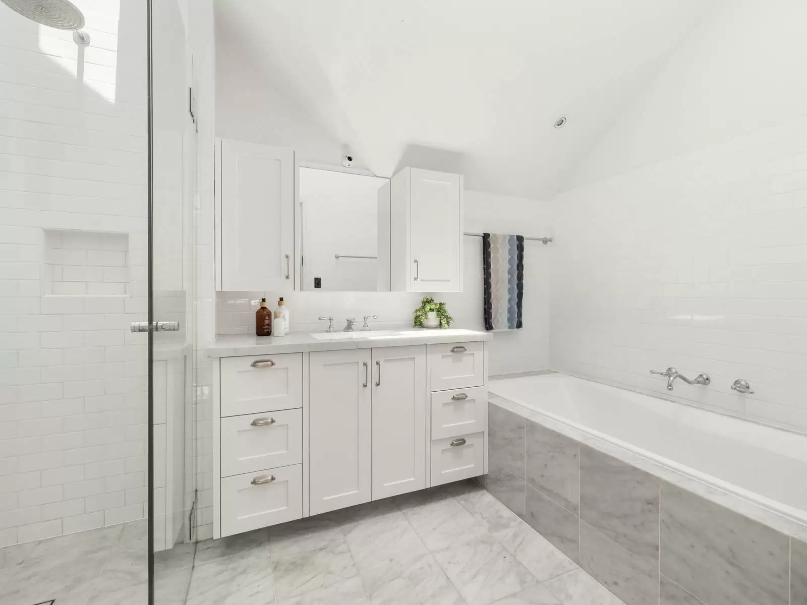 4 Treatts Road, Lindfield Sold by Sydney Sotheby's International Realty - image 30