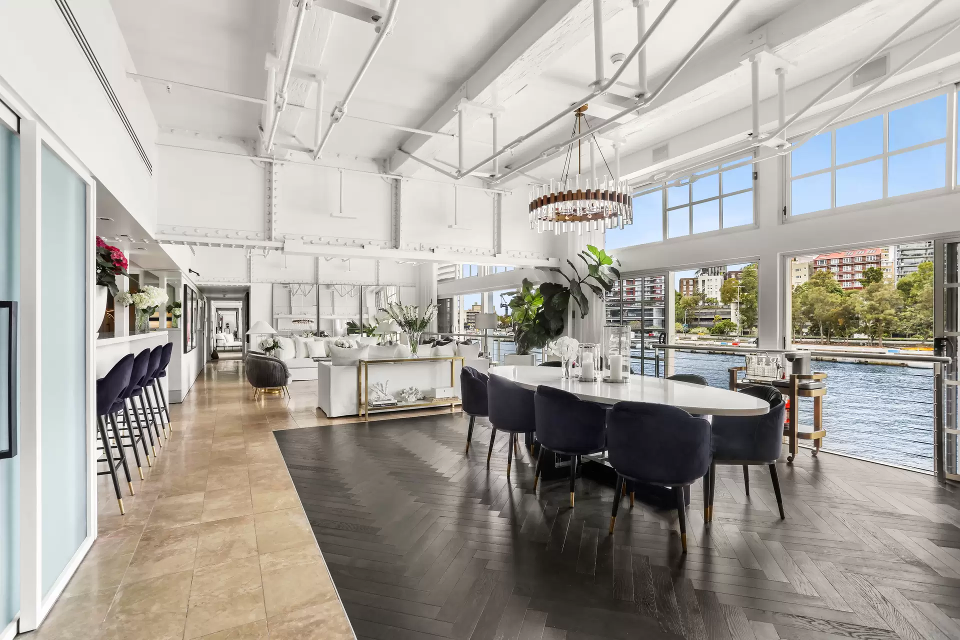 327/6e Cowper Wharf Rwy, Woolloomooloo For Sale by Sydney Sotheby's International Realty - image 1