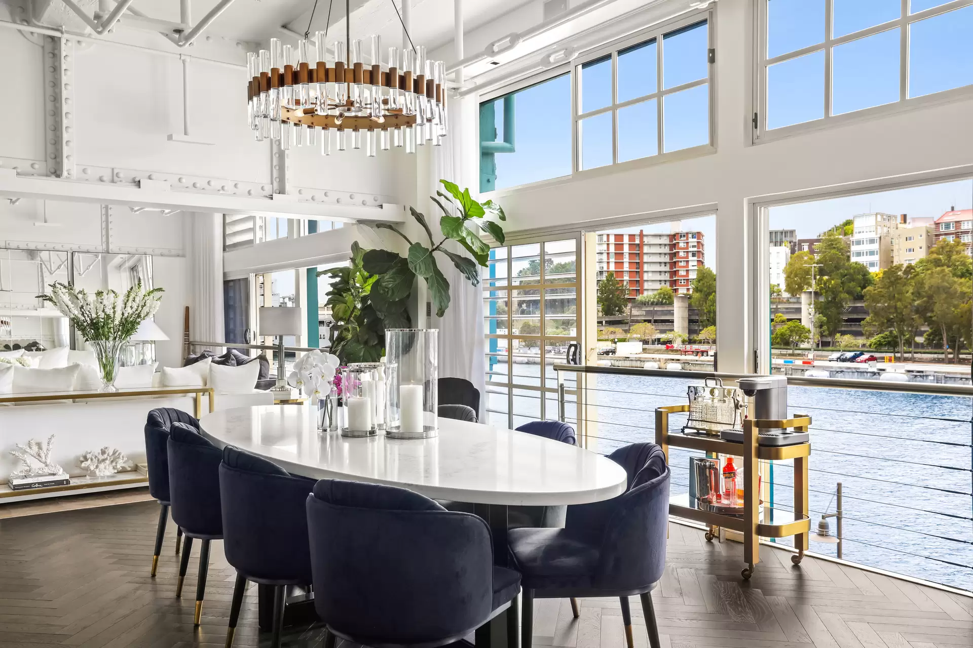 327/6e Cowper Wharf Rwy, Woolloomooloo For Sale by Sydney Sotheby's International Realty - image 1