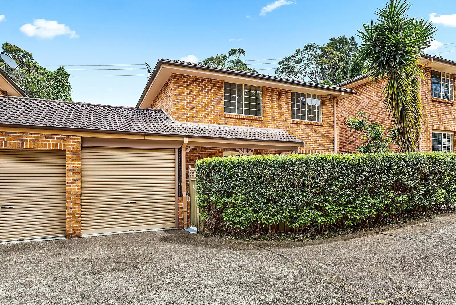 2/5 Henry Kendall Avenue, Padstow Heights Sold by Sydney Sotheby's International Realty - image 1