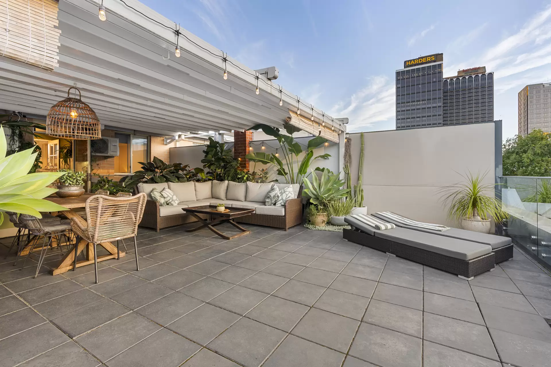 56/27 Palmer Street, Woolloomooloo Sold by Sydney Sotheby's International Realty - image 1
