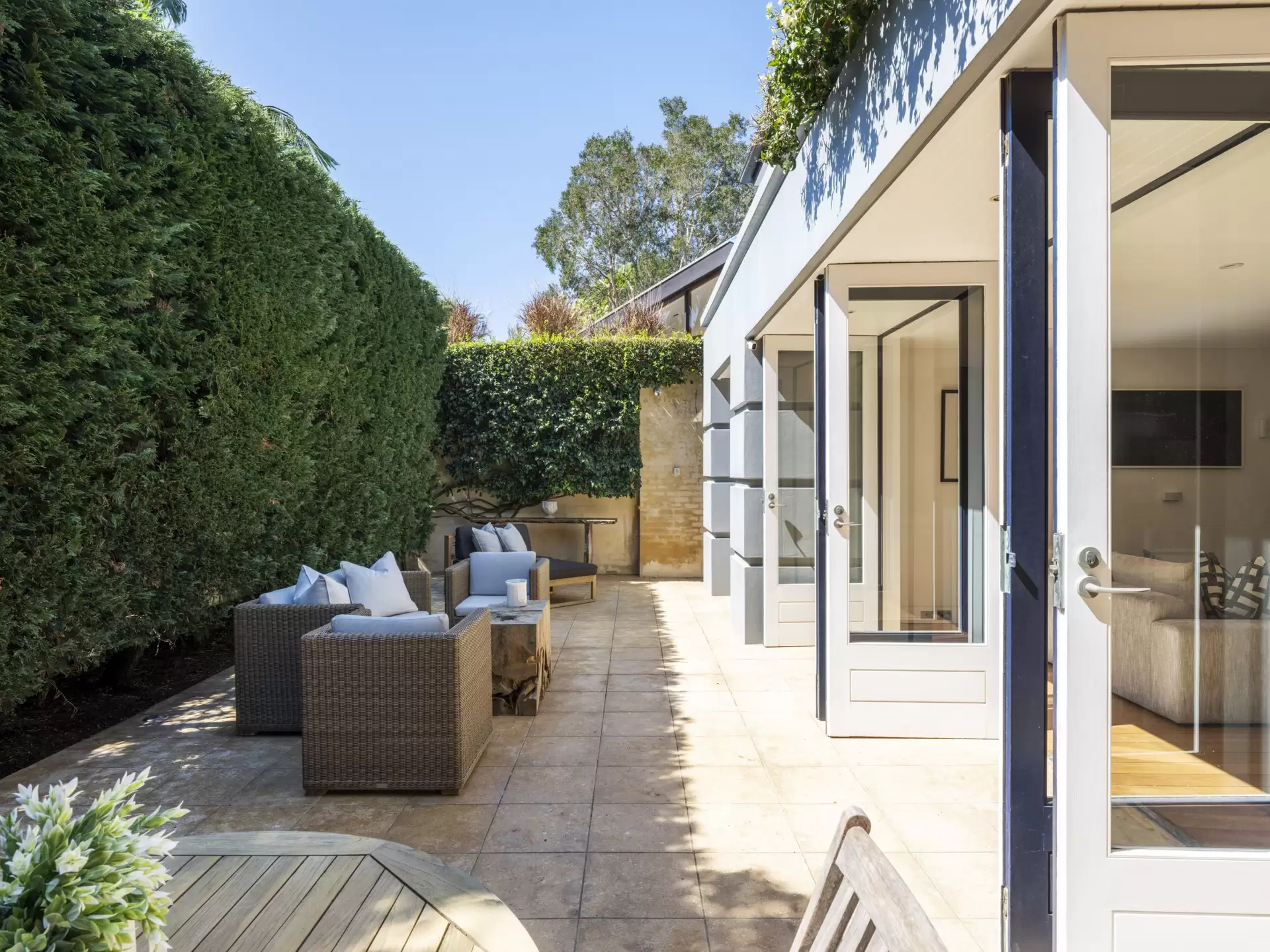 13 Pickering Lane, Woollahra Sold by Sydney Sotheby's International Realty - image 1