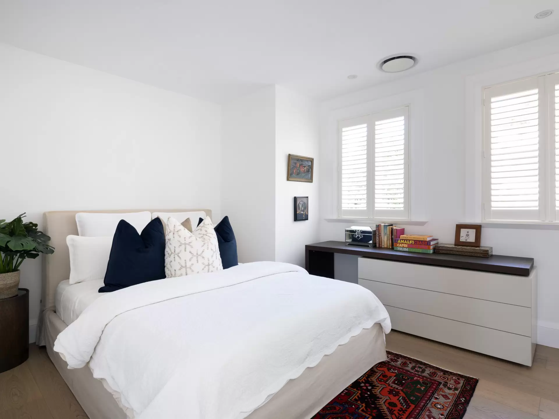13 Pickering Lane, Woollahra Sold by Sydney Sotheby's International Realty - image 1