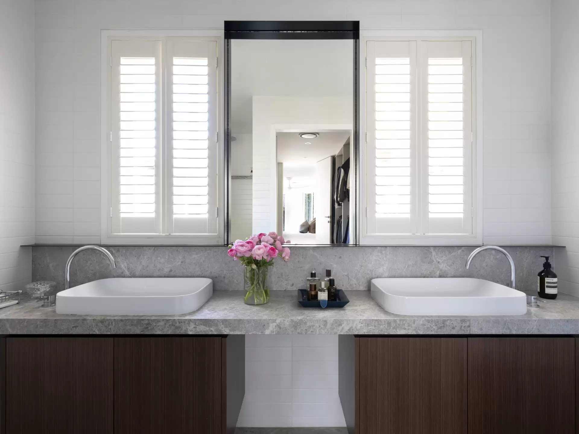 13 Pickering Lane, Woollahra Sold by Sydney Sotheby's International Realty - image 1