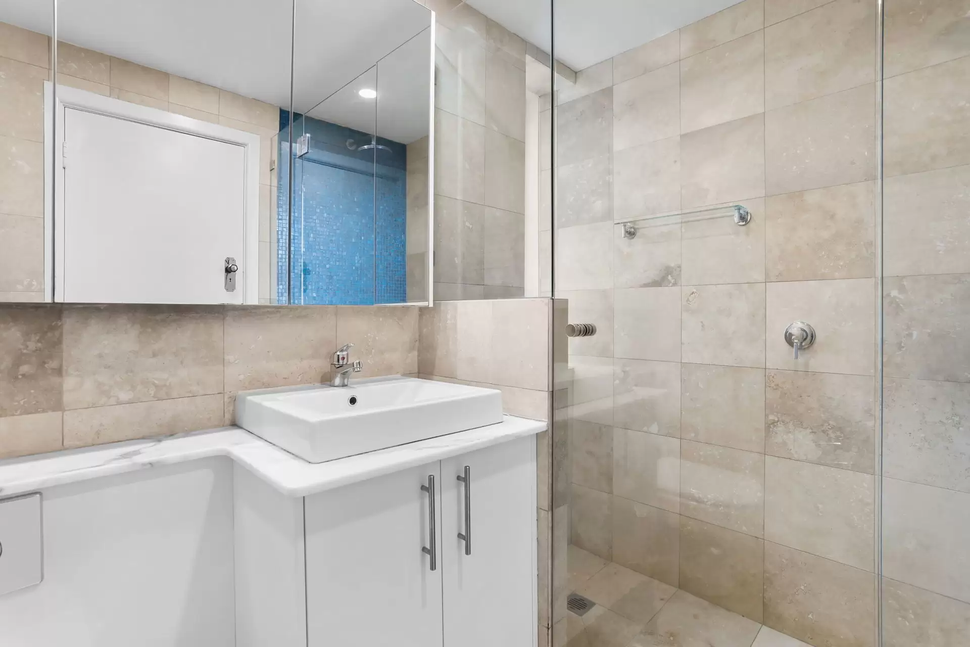 63/4 Macleay Street, Potts Point Sold by Sydney Sotheby's International Realty - image 4