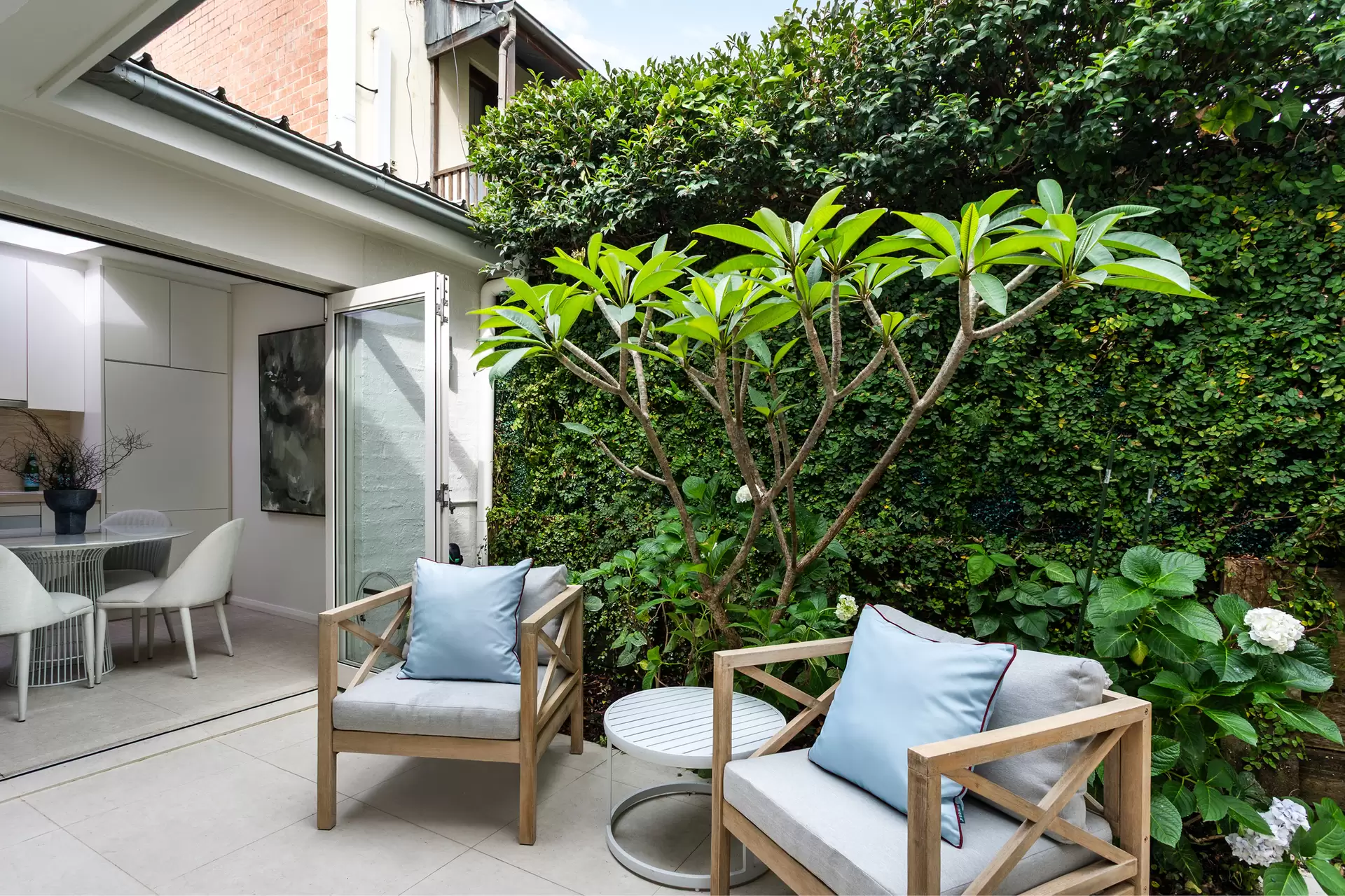 17 Hargrave Lane, Paddington Sold by Sydney Sotheby's International Realty - image 1