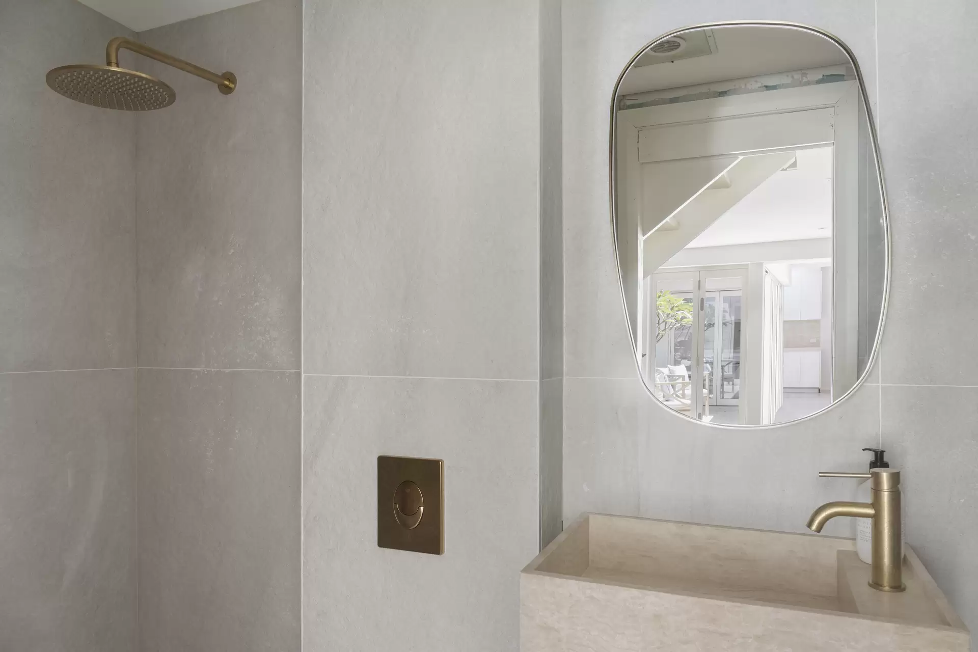 17 Hargrave Lane, Paddington Sold by Sydney Sotheby's International Realty - image 1