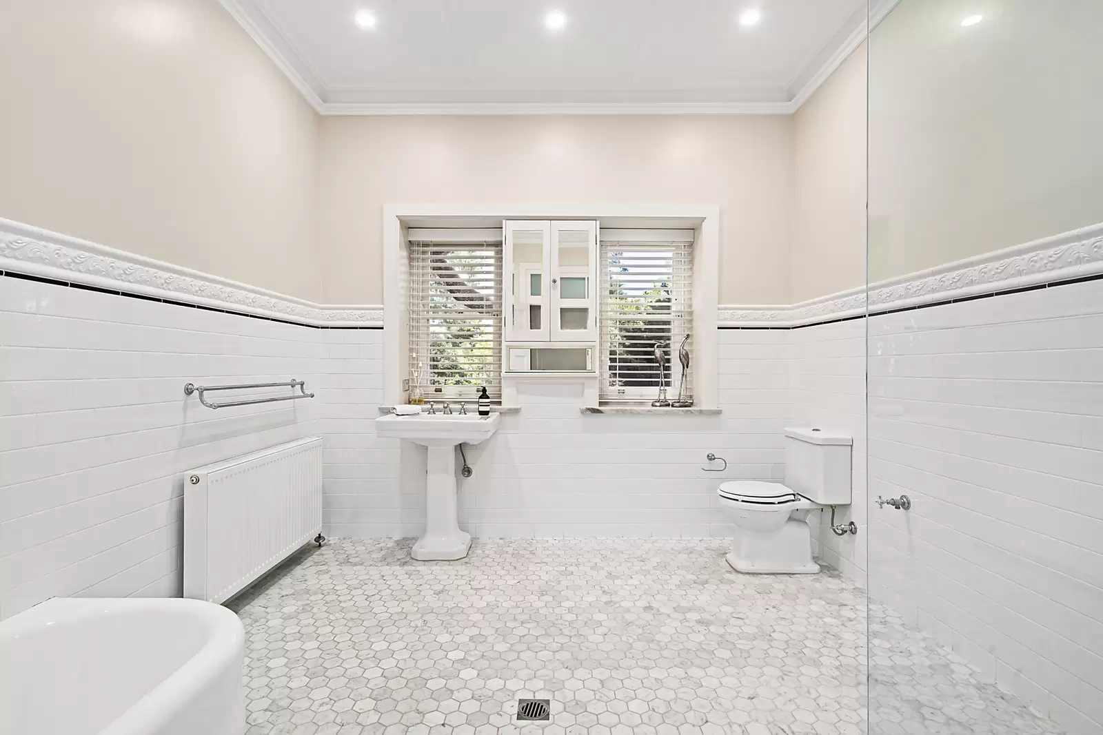2 Kensett Avenue, Leura For Sale by Sydney Sotheby's International Realty - image 11