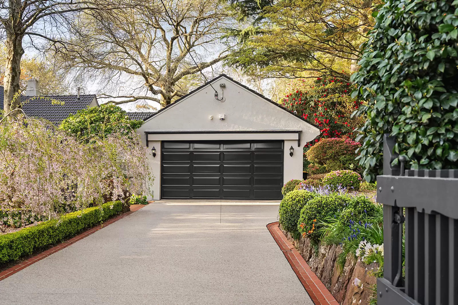 2 Kensett Avenue, Leura For Sale by Sydney Sotheby's International Realty - image 2