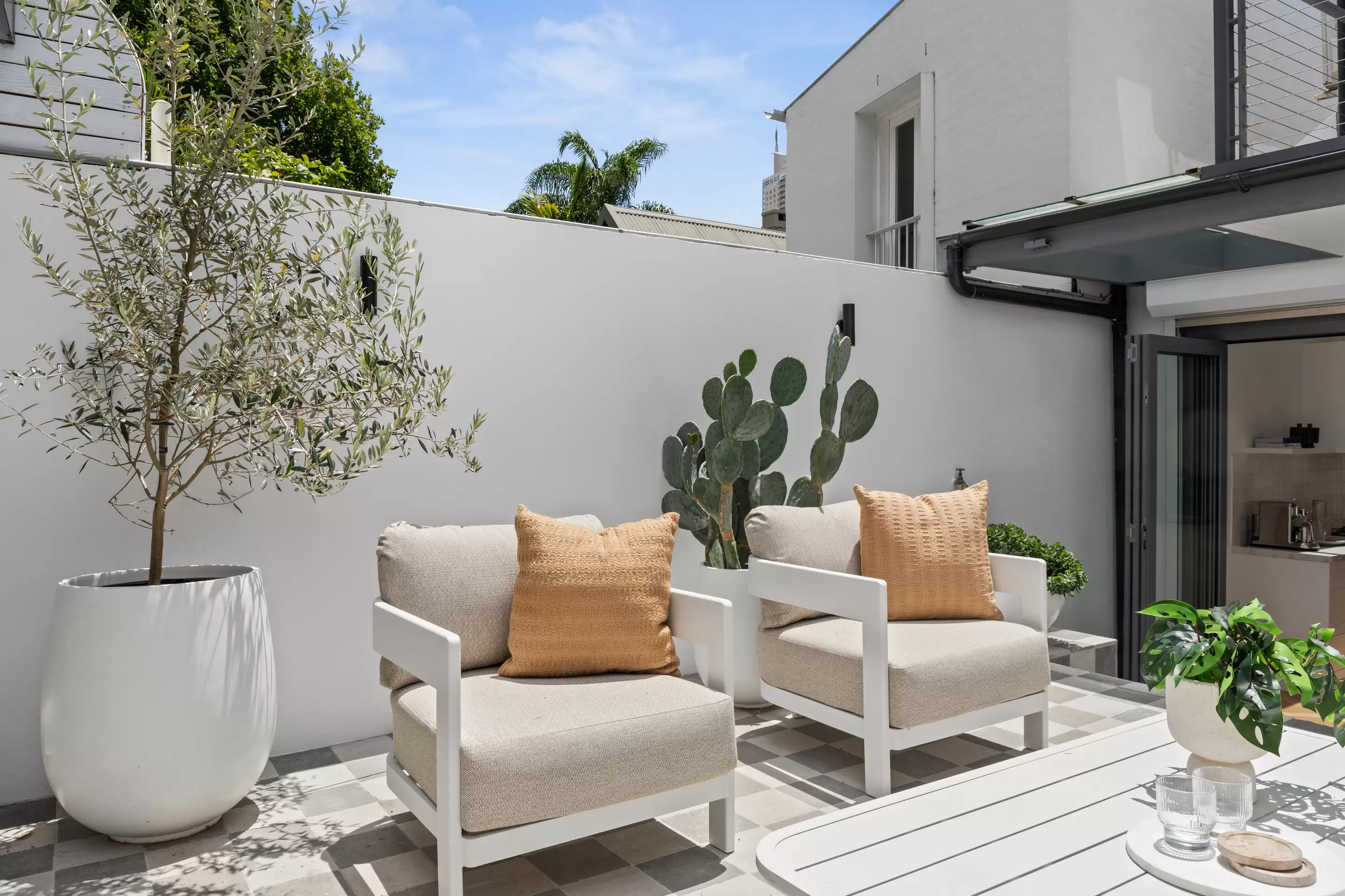 52 Dillon Street, Paddington Sold by Sydney Sotheby's International Realty - image 2