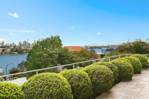 1/45 Wolseley Road, Point Piper Sold by Sydney Sotheby's International Realty