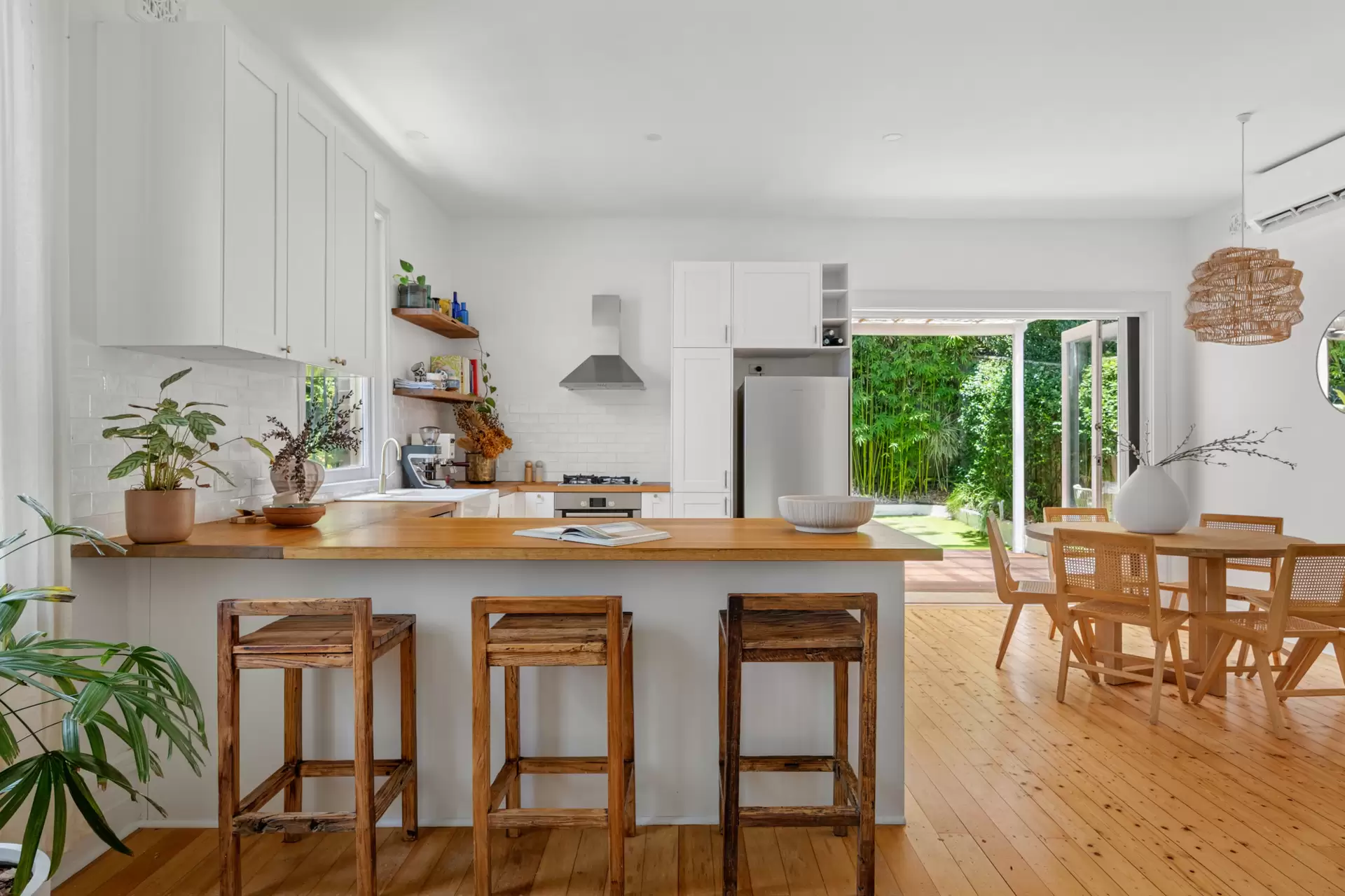 21 Rickard Avenue, Bondi Beach Sold by Sydney Sotheby's International Realty - image 2