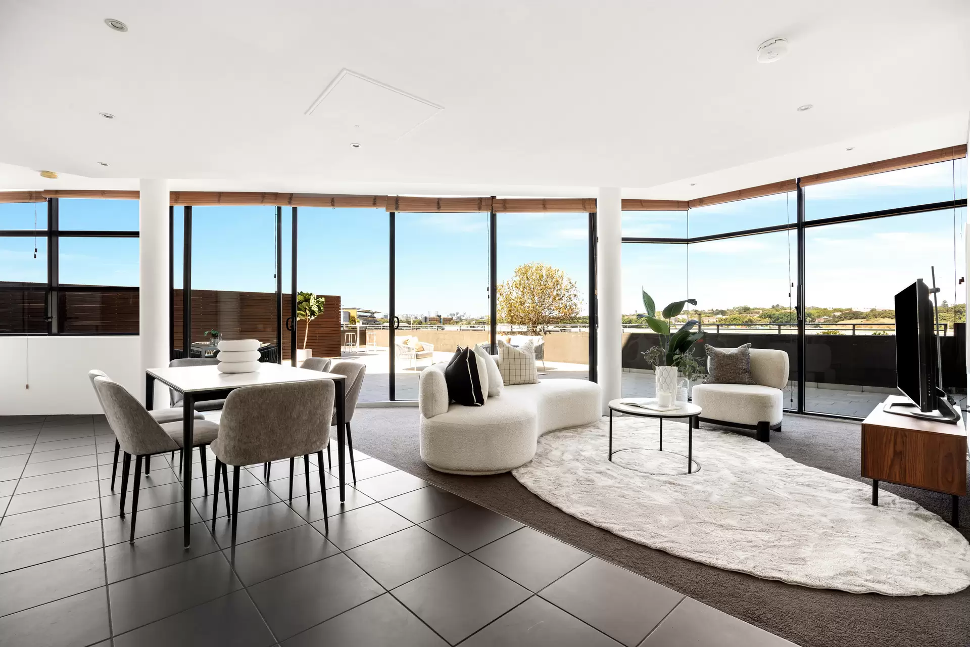 602E/103-107 Doncaster Avenue, Kensington Sold by Sydney Sotheby's International Realty - image 1