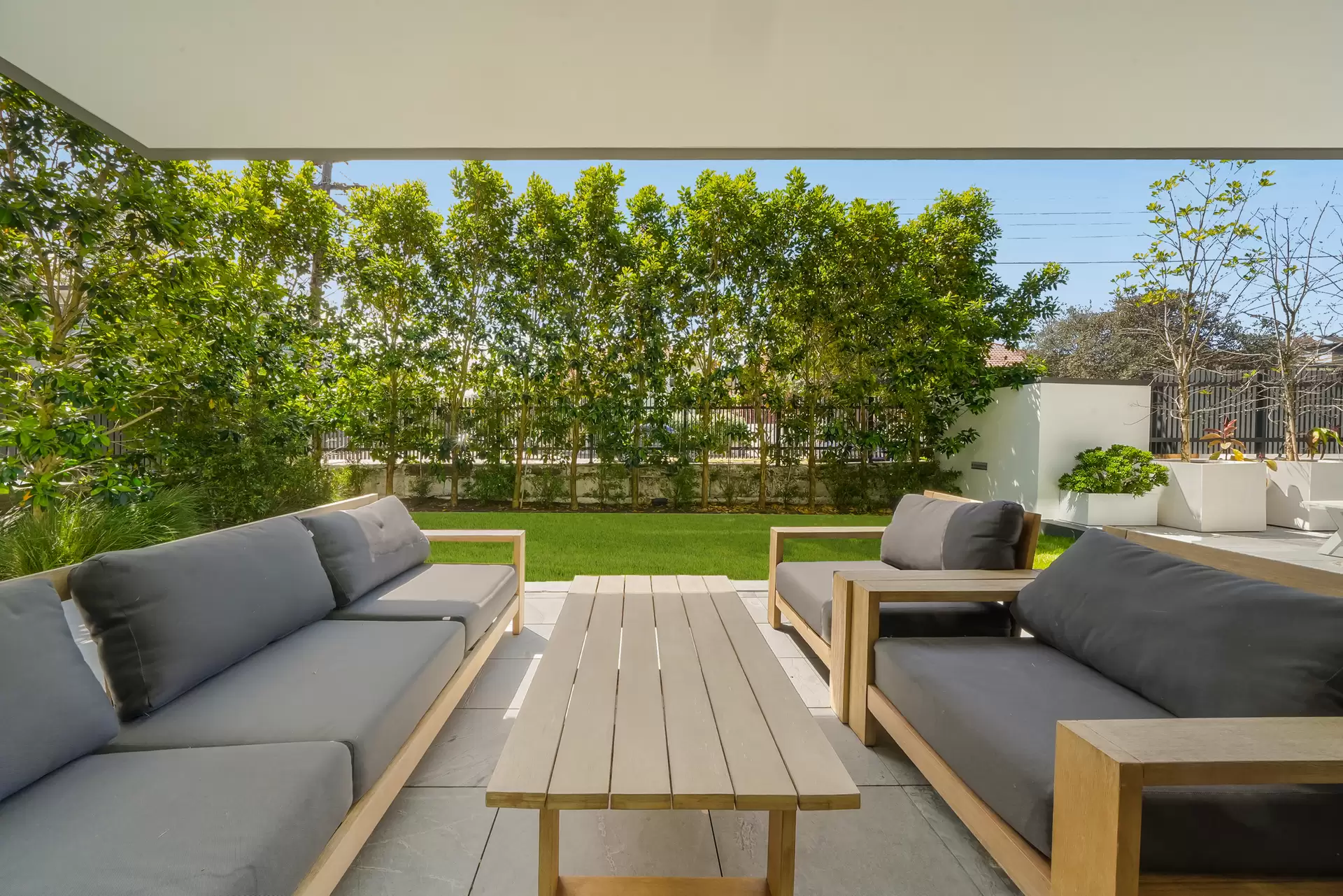 2/48 Dudley Street, Coogee Sold by Sydney Sotheby's International Realty - image 1